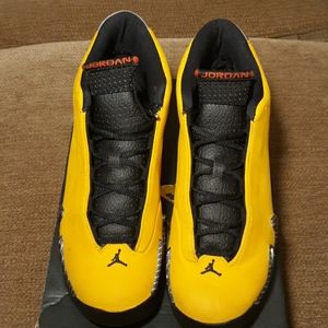 Jordan 14 reverse Ferrari/ university gold